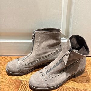 Stylish Gray Women's Ankle Boots